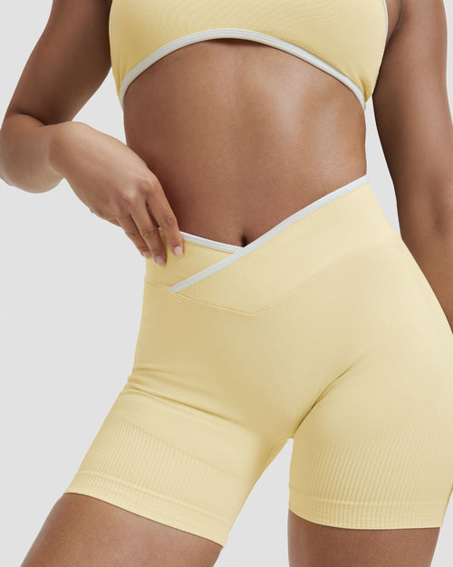 Elevate™ Outline Short Scrunch Shorts | Golden Butter