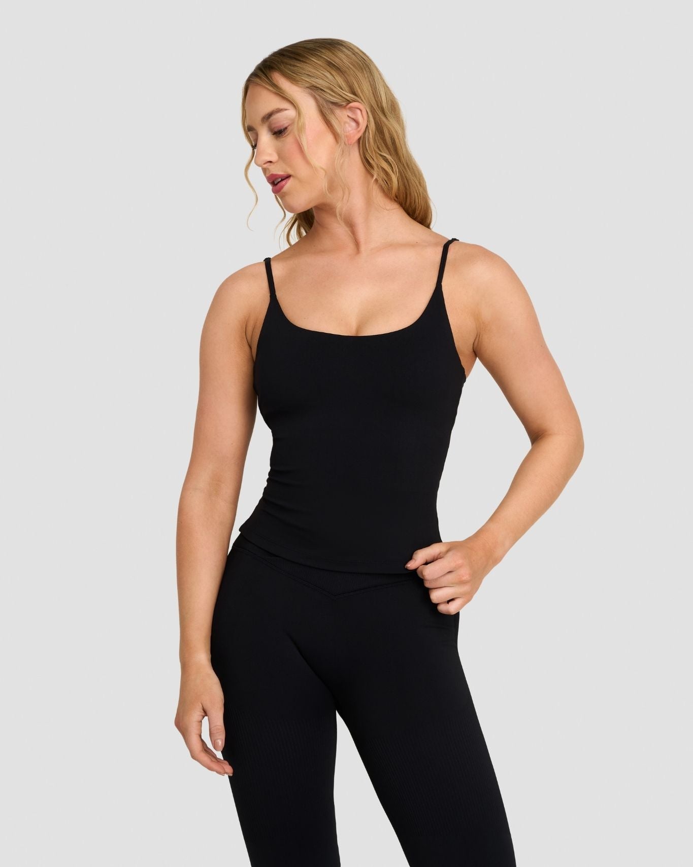 Elevate™ Camiseta de Tirantes Moldeadora Sin Costuras con Escote Redondo | Negro Noche