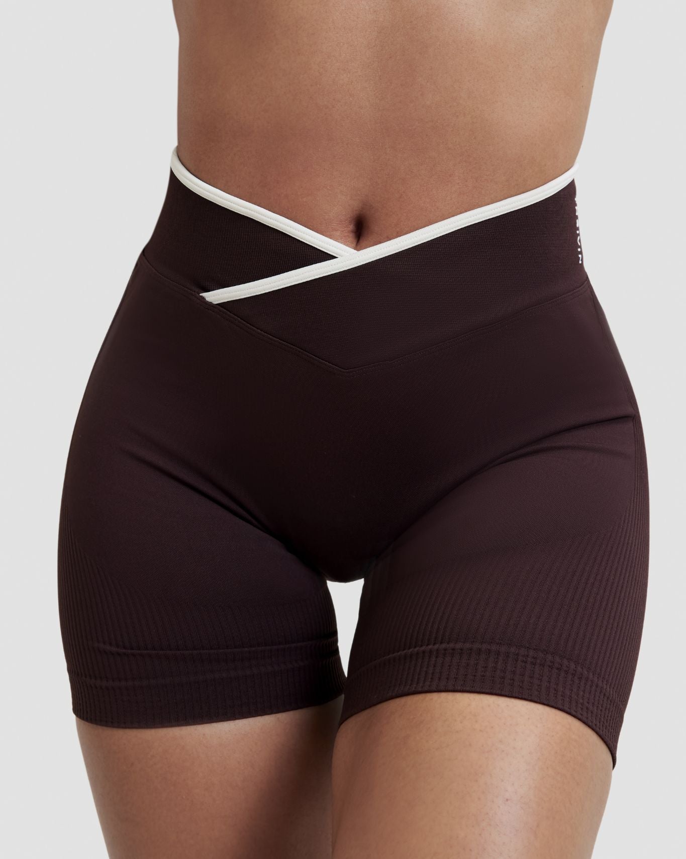 Elevate™ Outline Short Scrunch Shorts | Coffee