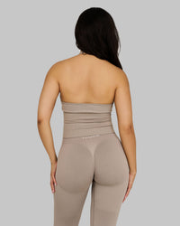 Elevate™ Top Halter Sin Costuras Moldeador | Latte