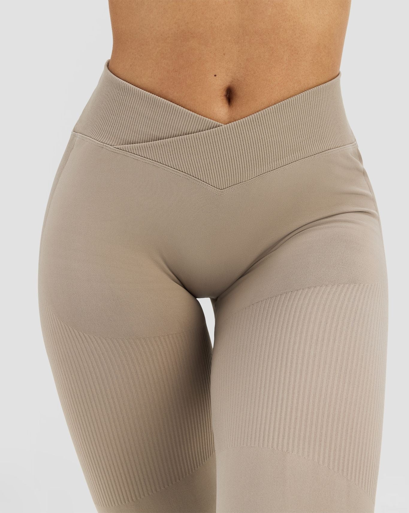 Elevate™ Sculpting Mid V-Waist Flare Leggings | Latte
