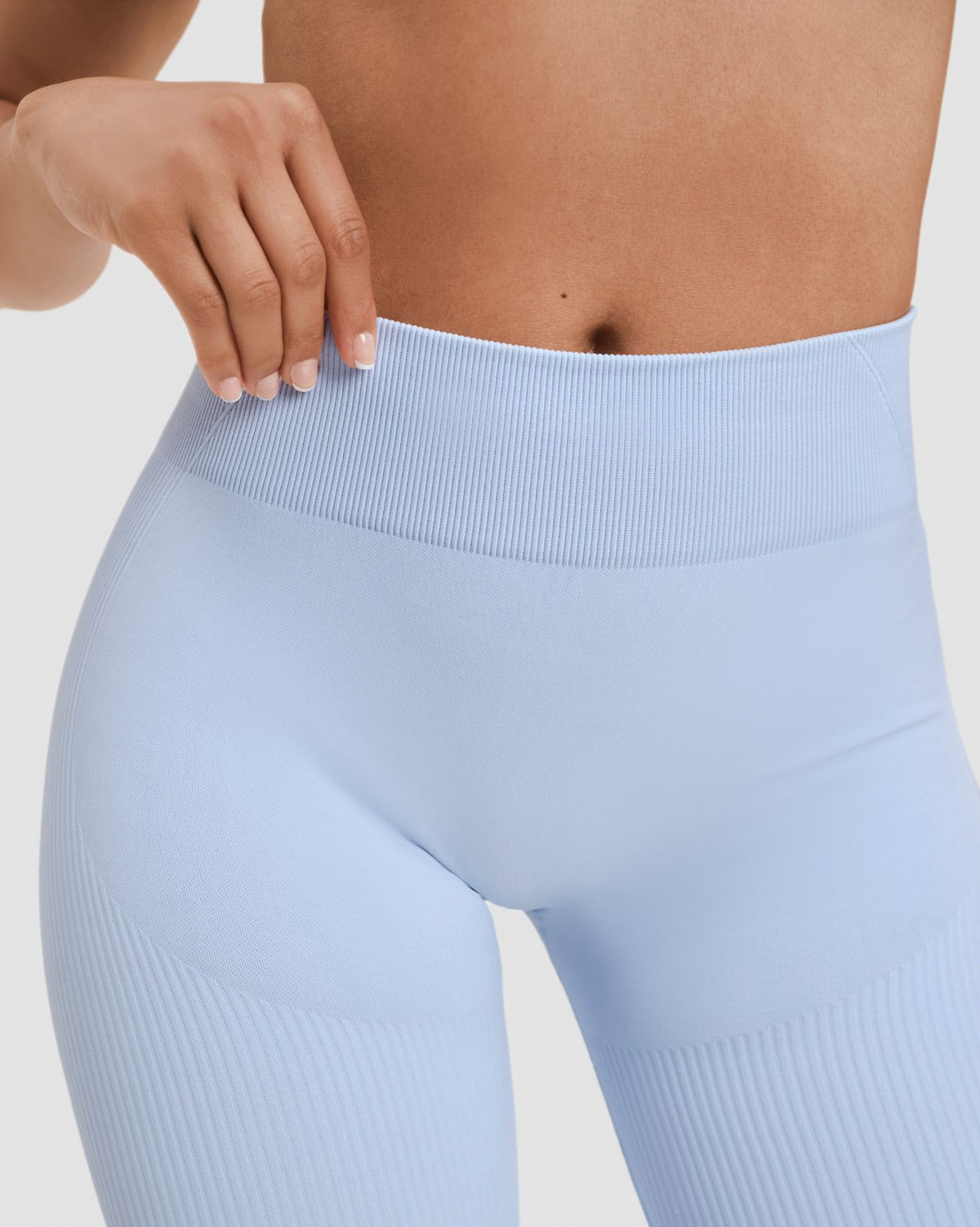 Elevate™ Sculpting Mid Waist Scrunch Leggings | Ice Blue