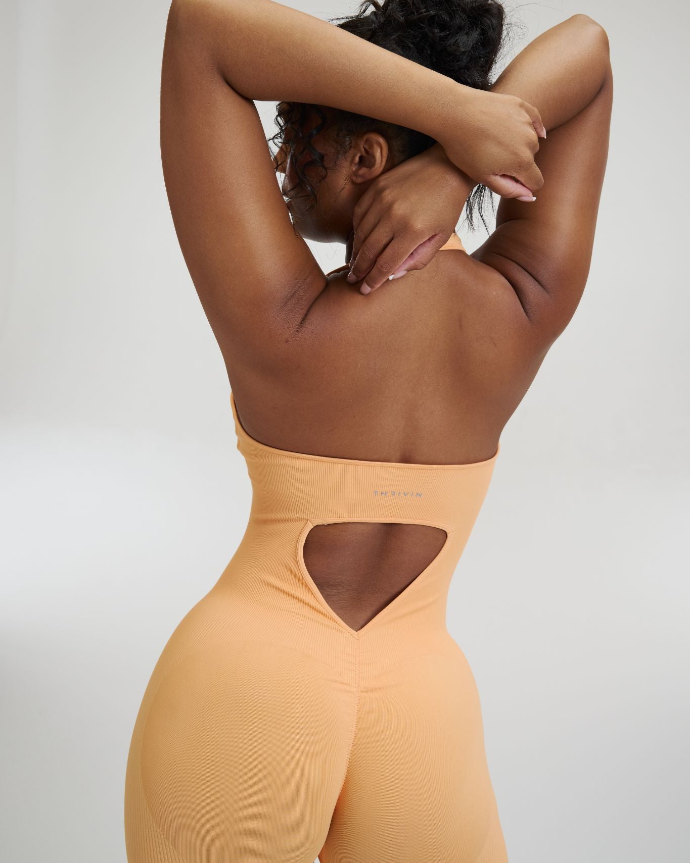 Elevate™ Todo en Uno Modelador con Escote Halter | Melón
