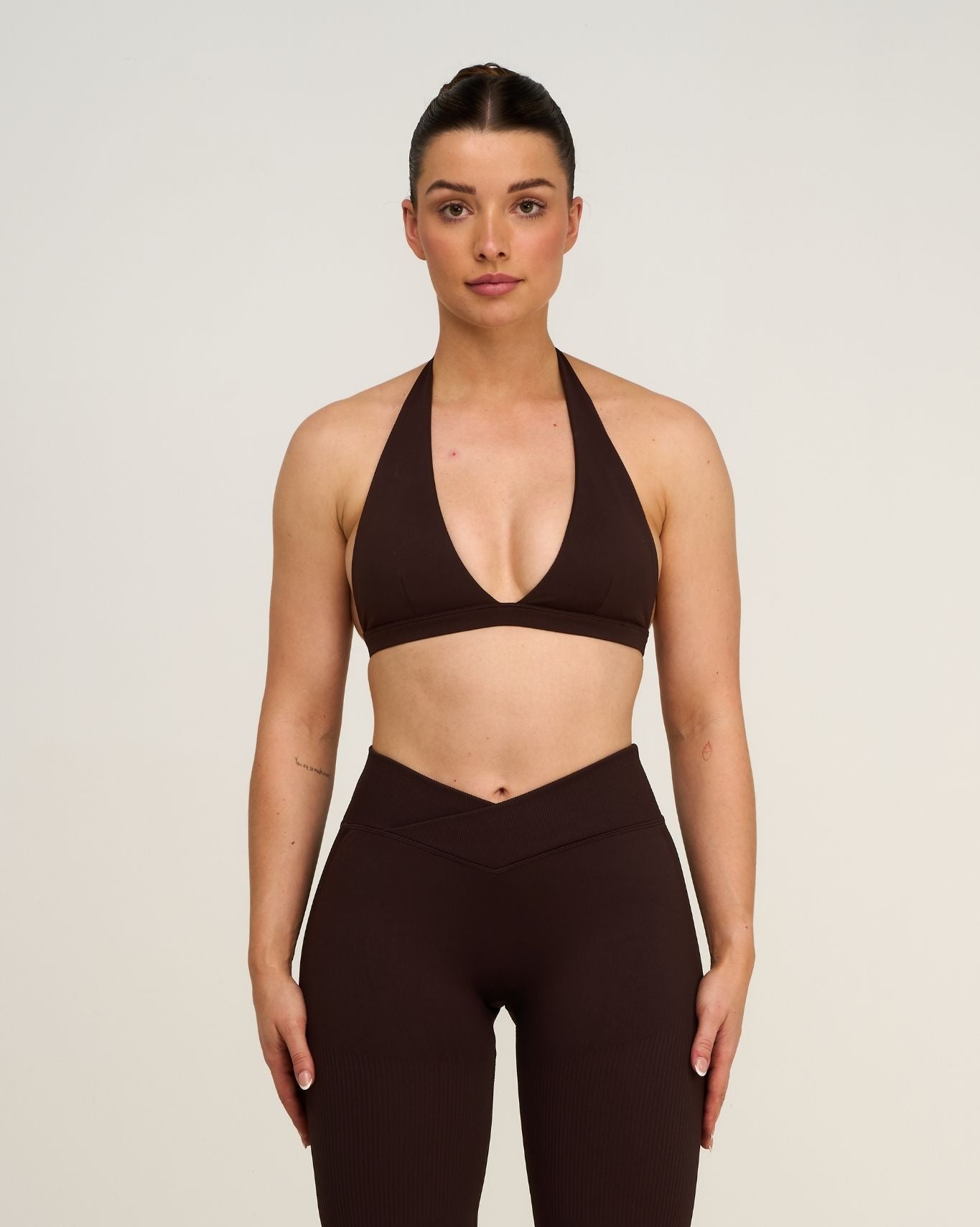 Elevate™ Sculpting Seamless V-Neck Halter Bra | Coffee