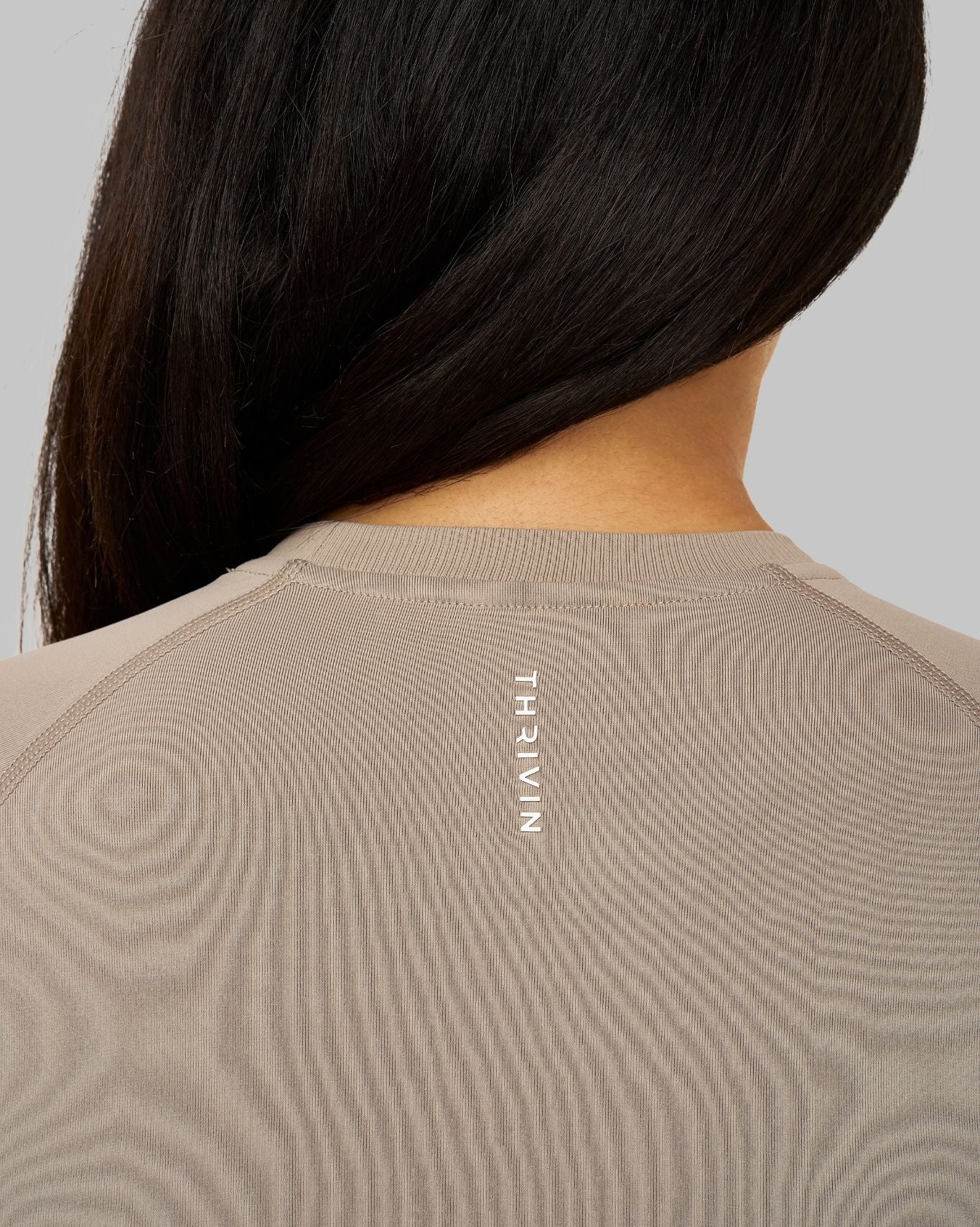 Camiseta de compresión Elevate™ | Latte