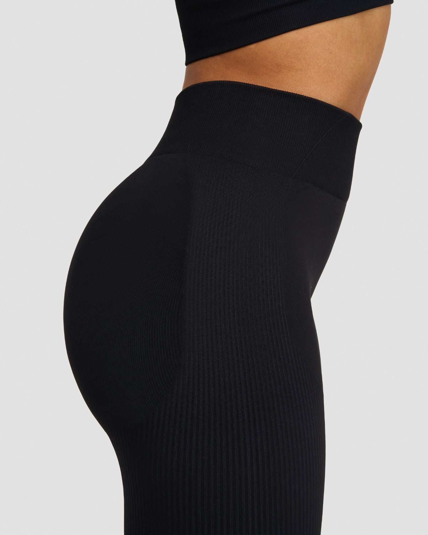 Sculpting Mid Waist Scrunch Bum Leggings - Night Black | Thrivin