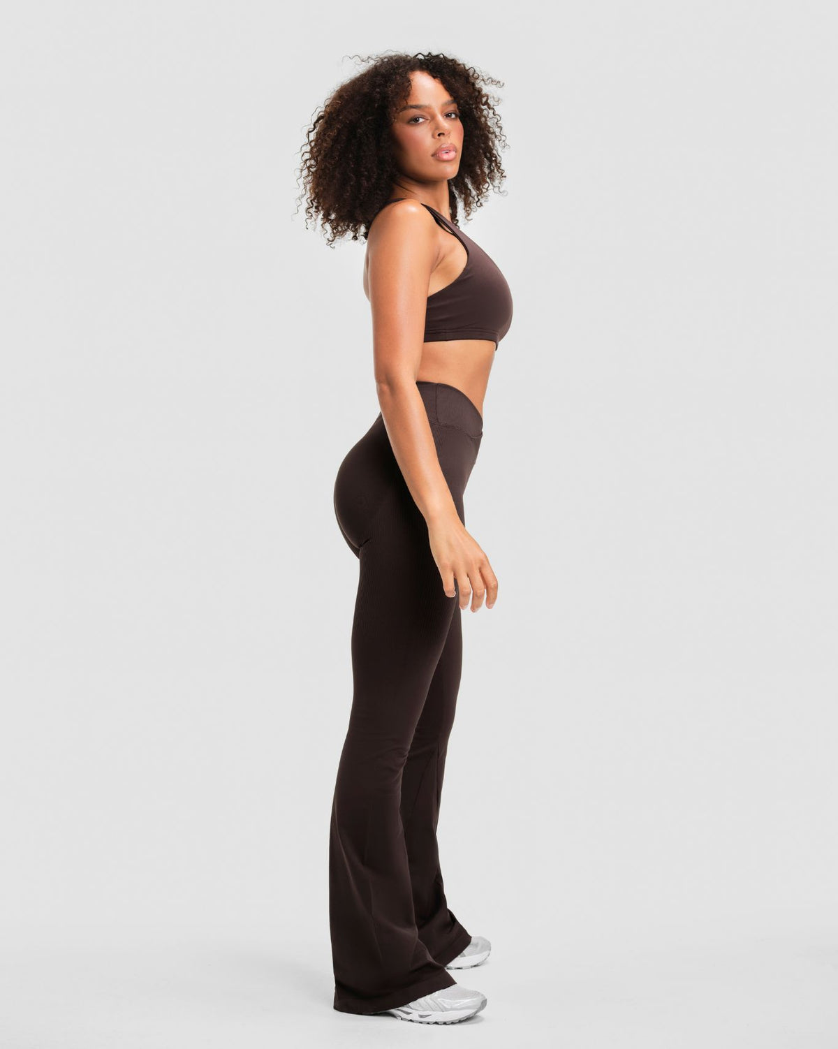 Elevate™ Sculpting Mid V-Waist Flare Leggings | Coffee
