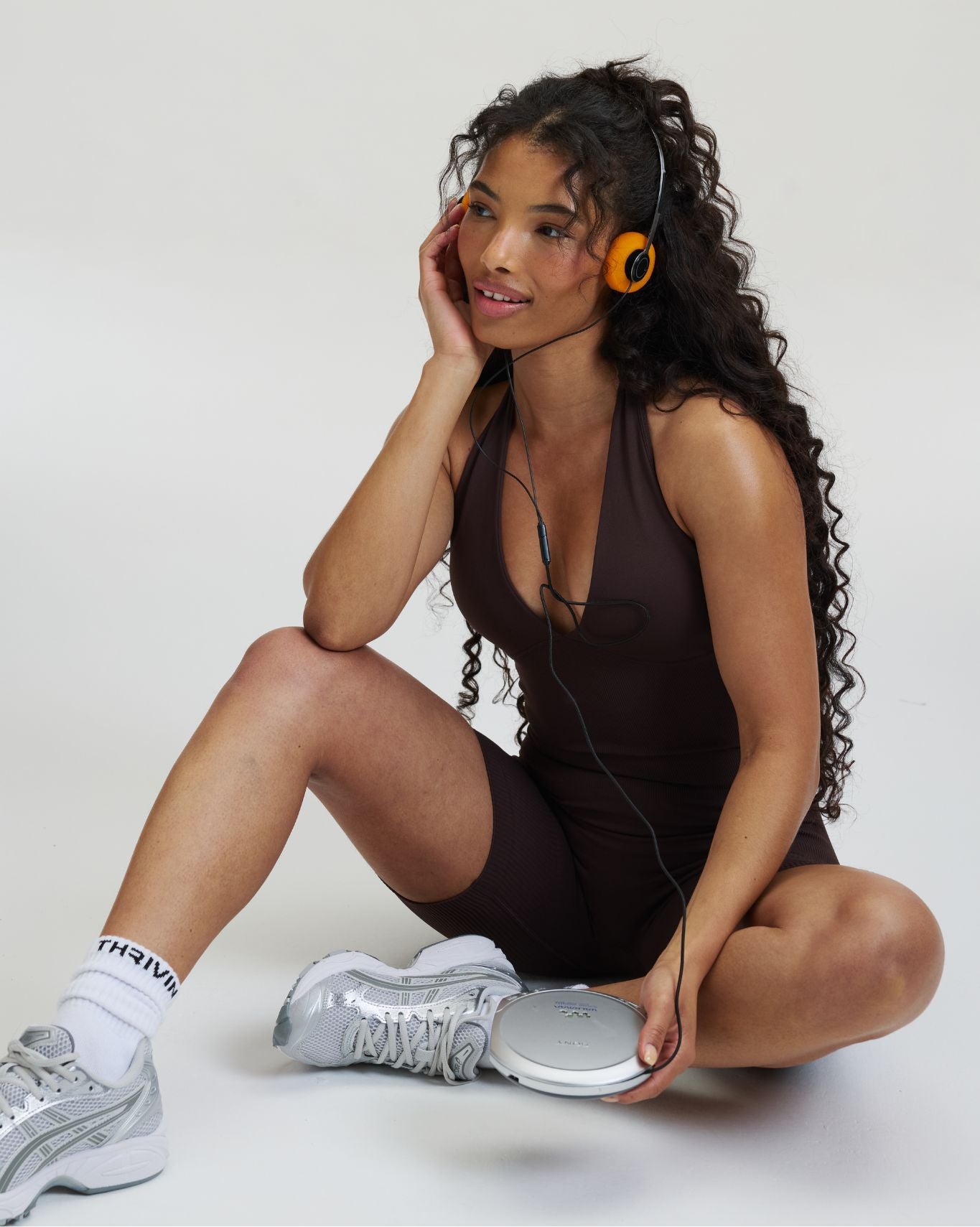 Elevate™ Todo en Uno Moldeador con Escote Halter | Café