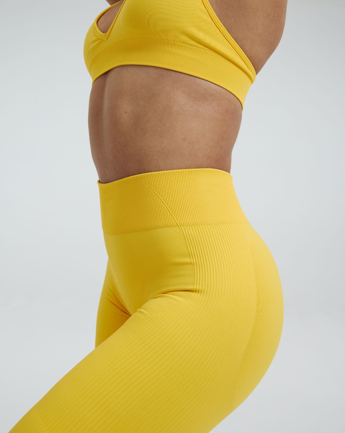 Elevate™ Sculpting Mid Waist Scrunch Leggings | Banana