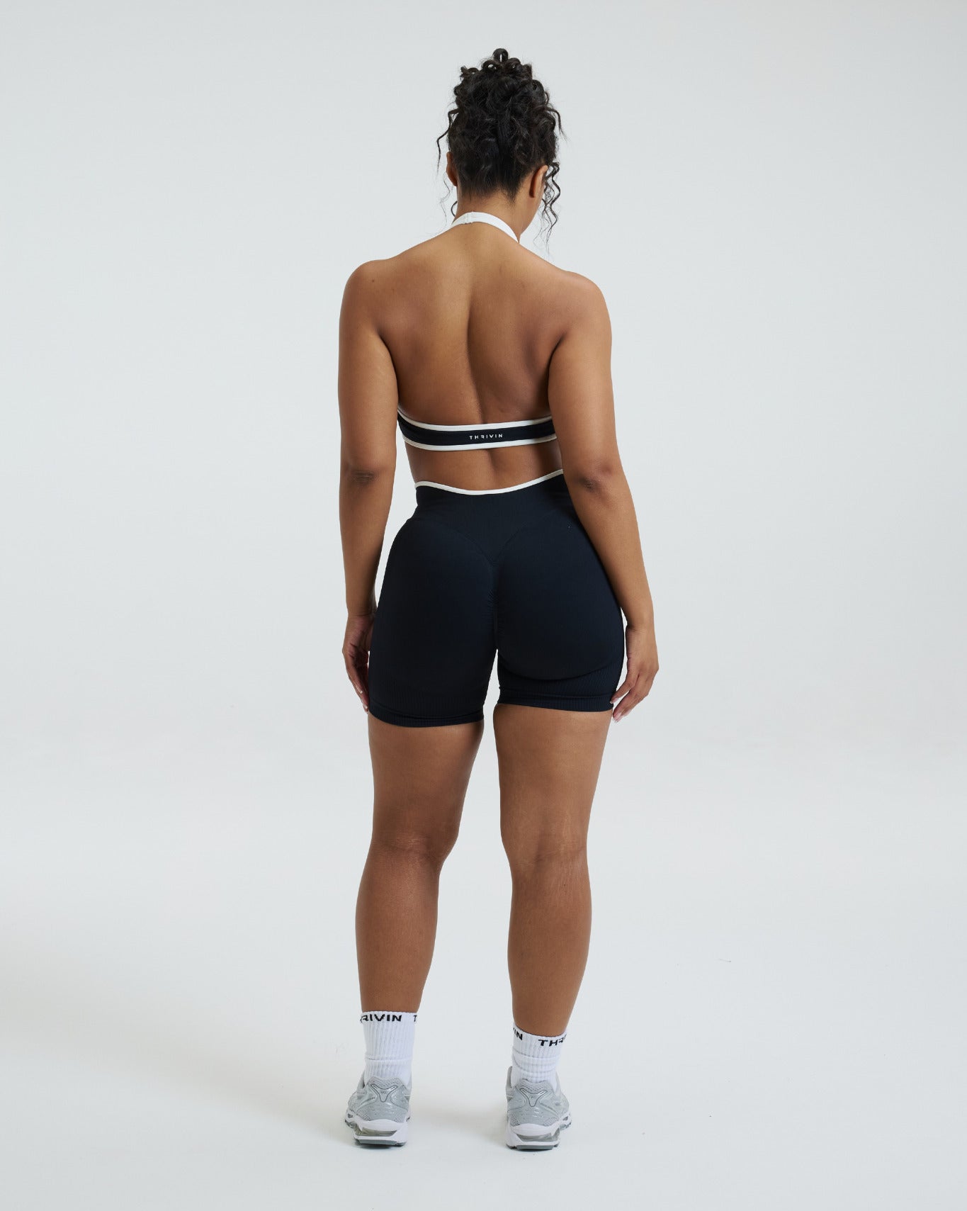 Elevate™ Outline Halterneck Bra | Night Black