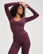 Elevate™ Sculpting Seamless V-Neck Top | Winter Plum