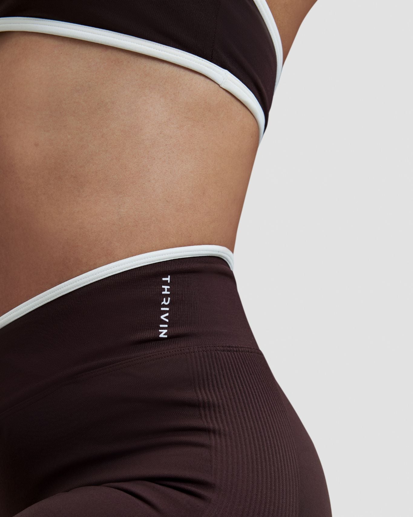 Elevate™ Outline V High Waist Leggings | Coffee