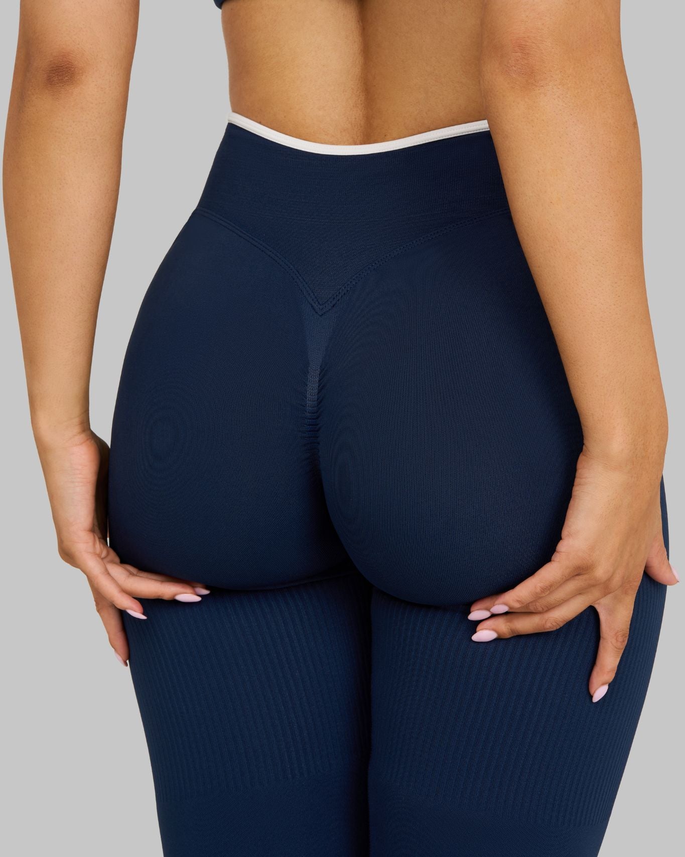 Outline V-Waist Leggings | Midnight Navy