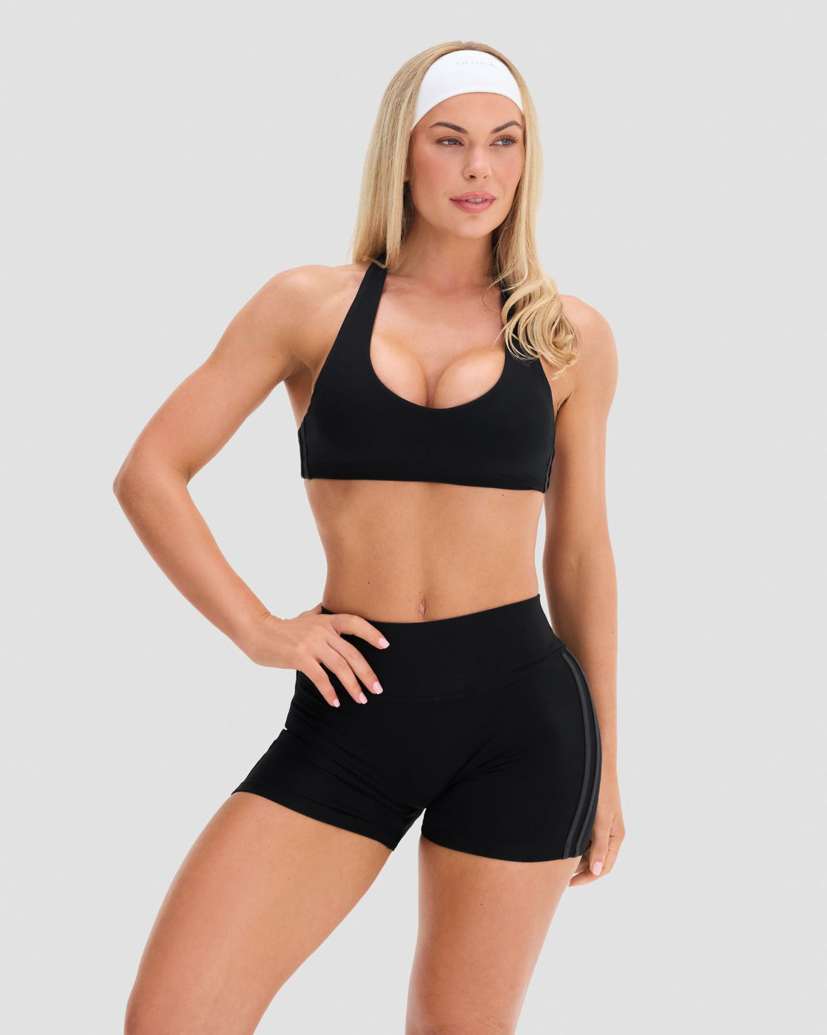 Essence Mid Waist 4" Stripe Short | Night Black