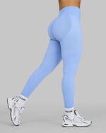 Lottie is 160 cm and wears a size XS.