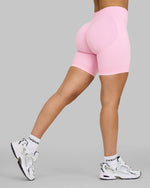 Alex is 165 cm and wears a size S.