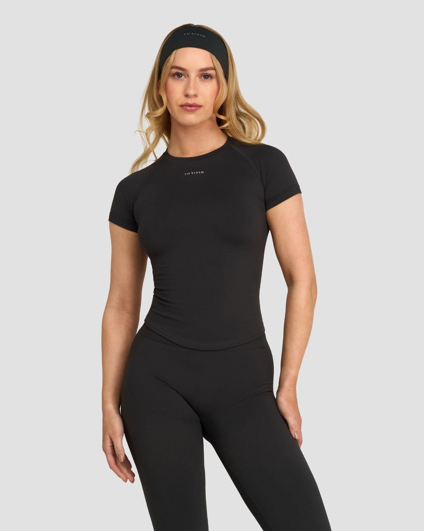 Camiseta de compresión Elevate™ | Gris carbón