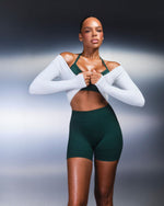Elevate™ Shorts Fruncidos de Cintura Media de Modelado | Verde Pino