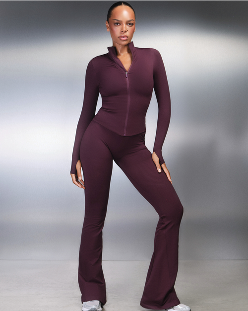 Elevate™ Sculpting Mid V-Waist Flare Leggings | Winter Plum