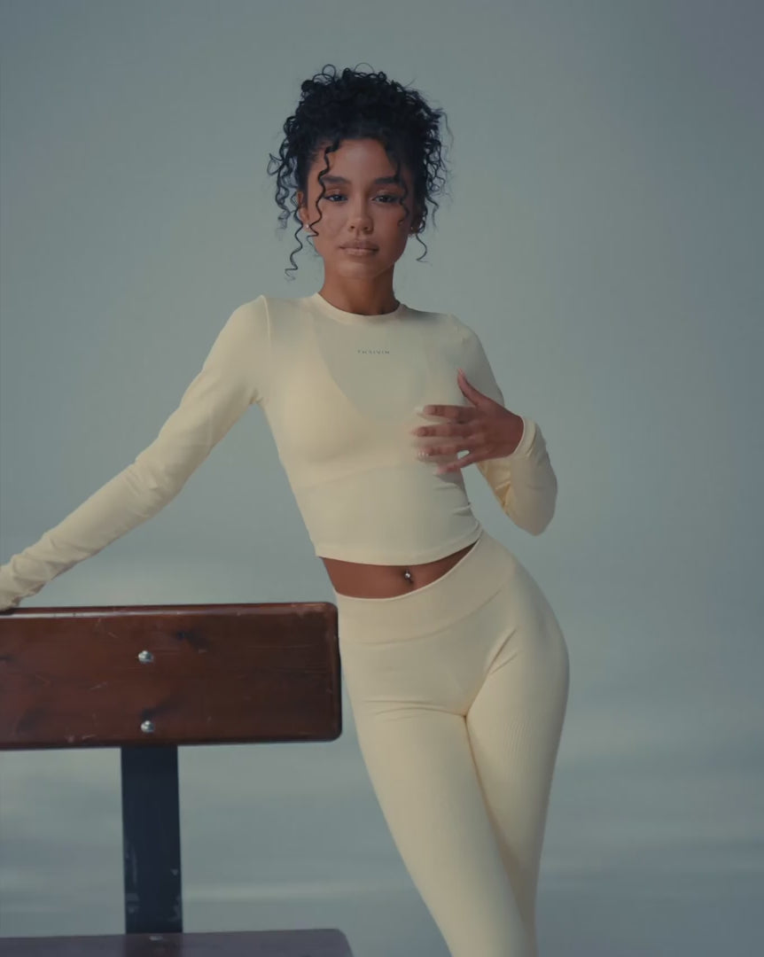 Sculpting Mid Waist Scrunch Bum Leggings - Golden Butter | Thrivin